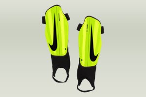 Ochraniacze Nike Charge 2.0 Junior (SP2079-702)