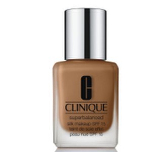 Maquillaje de acabado natural FPS15 Superbalanced Silk de Clinique (Varios tonos) - Silk Cinnamon