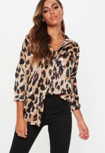 Missguided - Tall satin-hemd mit leopardenmuster in braun