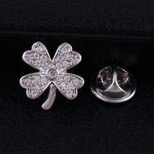 CINDY XIANG Cubic Zirconia Clover Collar Pin Brooches For Women And Men Unisex Fashion Copper Plant Jewelry Wedding Coat Badages