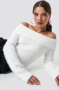 Iva Nikolina X NA-KD fluffy off shoulder knit - white