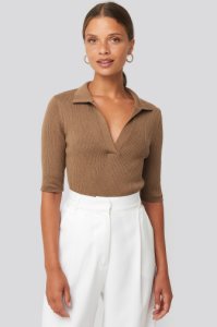NA-KD Pique Collar Knitted Top - Brown