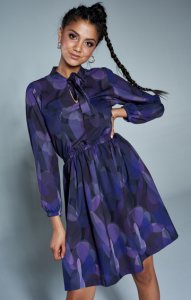 Mosquito - Sukienka z wiązaniem print fioletowa