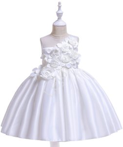 Biała sukienka dla dziewczynki na chrzciny komunię zdobiona kwiatami 3D 068