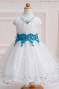 Cudowna biała sukienka z błękitną koronką i kryształkami dla dziewczynek