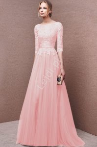 Jasno różowa sukienka wieczorowa z gipiurą Lena 668