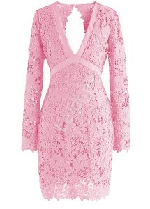 Koronkowa sukienka różowa z odkrytymi plecami