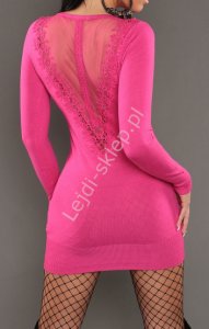 Różowa dzianinowa sukienka z tiulem na plecach S901