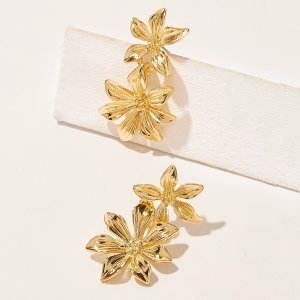 Shein - 1pair metallic floral design earrings