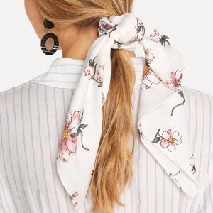 Shein - Flower print knot hair tie
