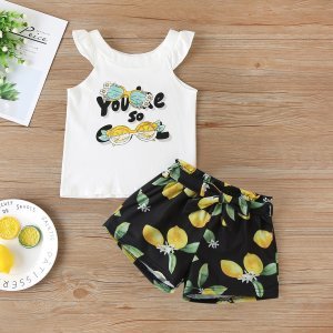 Toddler Girls Sunglasses & Slogan Graphic Top & Belted Shorts