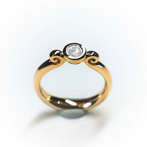 18kt Fairtrade Yellow Gold Cultured Diamond Ring