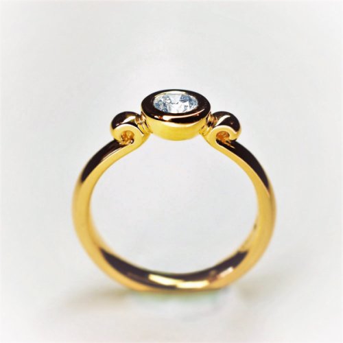 22kt Yellow Gold Cultured Diamond Ring