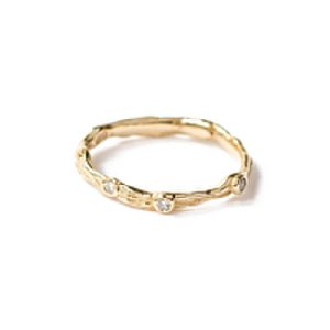 9kt Yellow Gold Twig Ring With White Diamonds