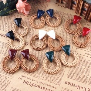 18705 Barlaycs 2019 New Fashion Handmade Round Earrings For Women Wooden Straw Weave Rattan Stud Earrings Party Jewelry