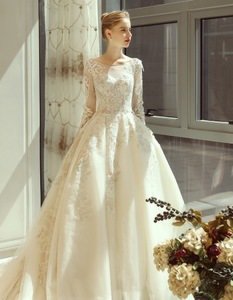 2019 New spring princess style long sleeve ladies wedding dress bridal gown