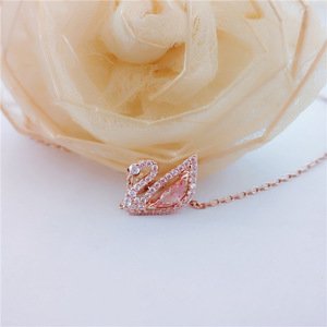Factory Wholesale Fashion Female Necklace Pink Swan Necklace for swarovski necklace
