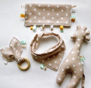 Organic Cotton Taggies Blanket Set Triangle Bibs Bunny Ear Teether Giraffe Toy Newborn Gift