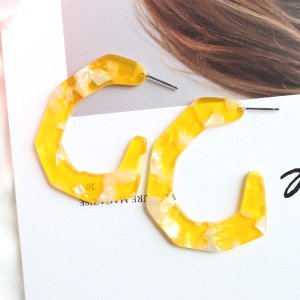 Trendy Korean Style Minimalist C Shaped Acrylic Earring Arete Yellow Color Ladder C Shaped Acetate Acid Hoop Earrings For Women