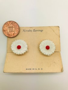 Authentic Vintage 1940s-50s Clip On Novelty White Flower Acrylic Resin Earrings by The Schein Brothers