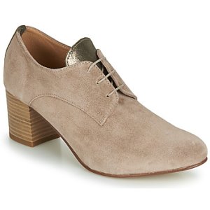 André  CORI  women's Casual Shoes in Beige