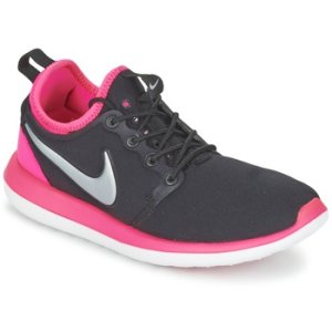 Nike  ROSHE TWO JUNIOR  girls's Children's Shoes (Trainers) in Black