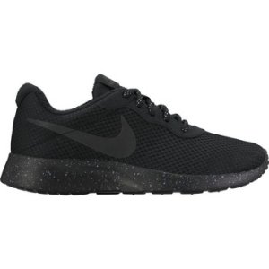 Nike  Tanjun SE  women's Shoes (Trainers) in Black