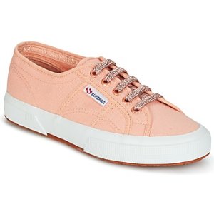 Superga  2750 CLASSIC SUPER GIRL EXCLUSIVE  women's Shoes (Trainers) in Pink