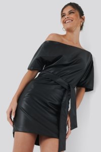 Hannalicious x NA-KD Off Shoulder PU Dress - Black