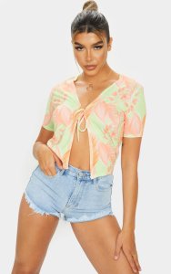 Prettylittlething - Lime tropical print tie front short sleeve crop top