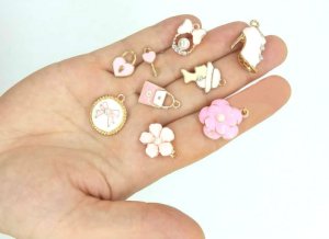 2/5/Mix8pcs Charms Bracelets Pendant Necklace Camellia Medallion Pearl Wholesale