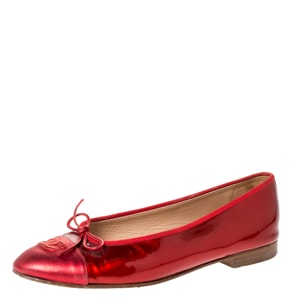 Chanel Red Patent And Leather CC Cap Toe Ballet Flats Size 40.5