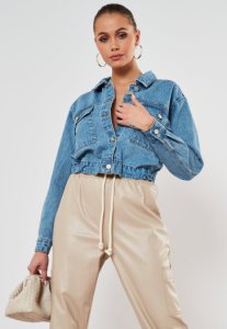 Missguided - Veste en jean courte bleu clair à taille froncée