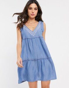 Accessorize swing dress with ruffle detailing in chambray-Blue