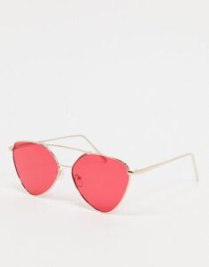 AJ Morgan angled sunglasses in gold with red lens