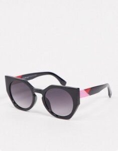 AJ Morgan oversized cat eye sunglasses in black with color-blocking