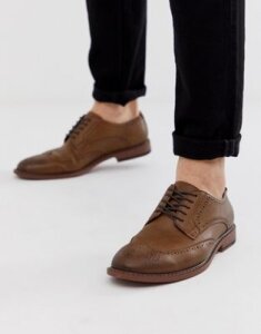 ASOS DESIGN brogue shoes in tan faux leather-Brown
