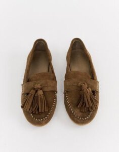 ASOS DESIGN Marco leather moccasin flat shoes-Tan