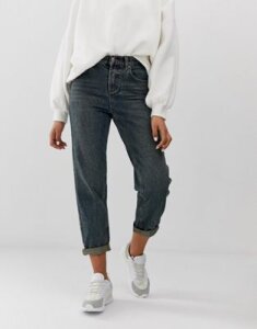 ASOS DESIGN relaxed fit boyfriend jeans in rich aged washed blue