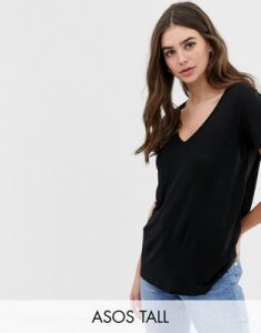 ASOS DESIGN Tall v-neck t-shirt with short sleeves in black