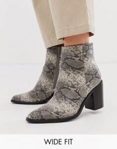 ASOS DESIGN Wide Fit Bluebell clean western boots in gray snake