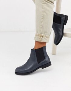 Camper Bowie chelsea ankle boots in dark gray-Black