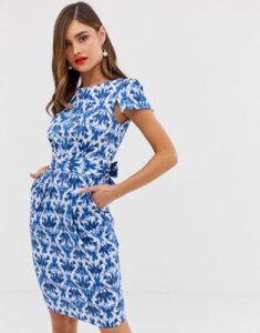 Closet London Cap Sleeve Wiggle Dress in blue jewel print-Multi