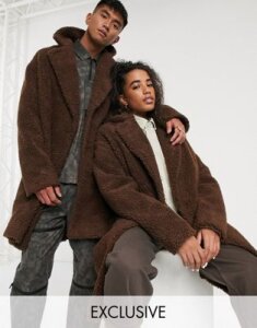 COLLUSION Unisex teddy overcoat in brown