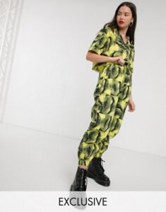 COLLUSION woven jogger with lip print-Yellow