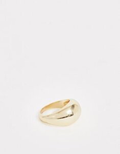 DesignB London chunky ring in gold with circle design