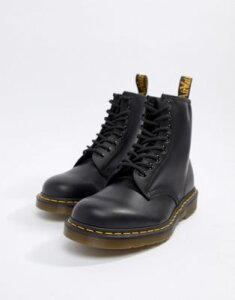 Dr Martens original 8-eye boots in black 11822006