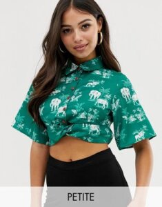 Fashion Union Petite cropped shirt in safari print-Green
