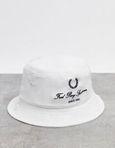 Fred Perry bucket hat with vintage laurel in white