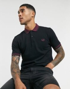 Fred Perry solid tipped polo in black/burgundy